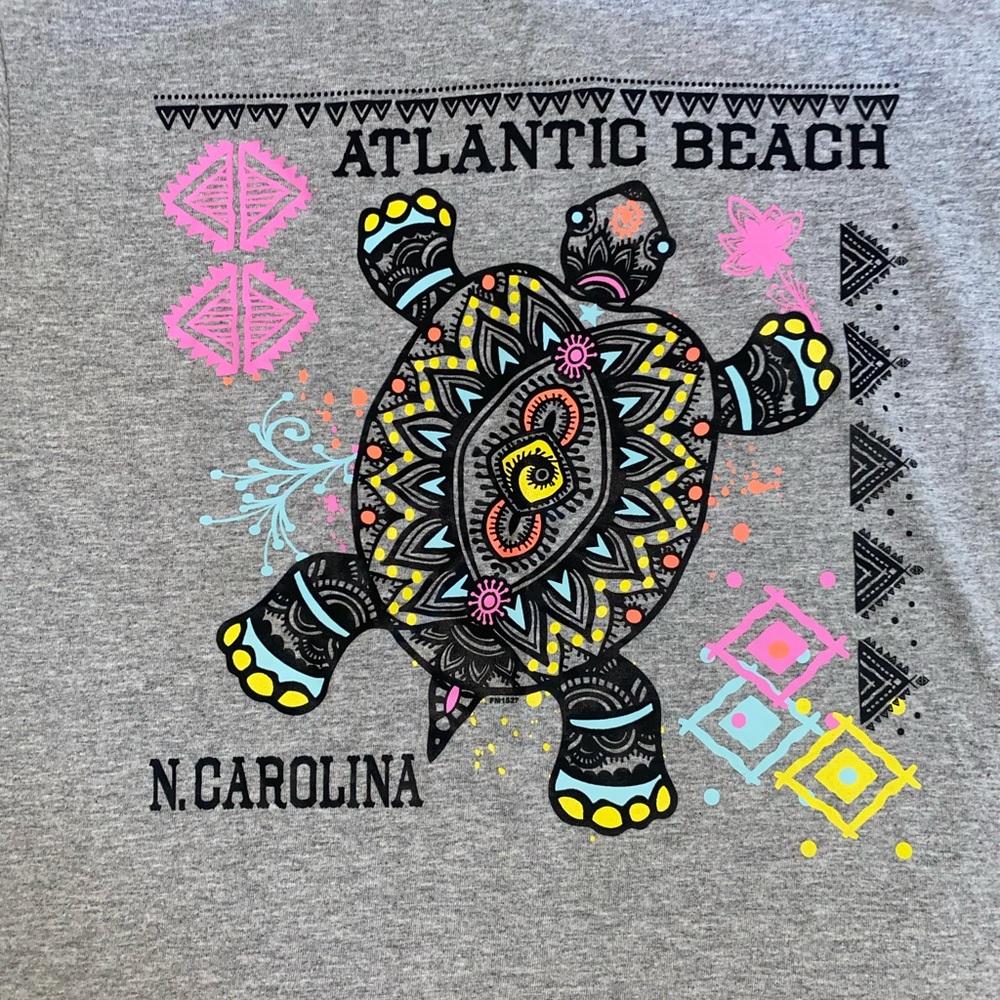 Atlantic Beach North Carolina Turtle Tshirt Women’s Size Small NWOT - Picture 2 of 4